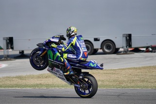 MotoGp, Rossi: «Finché vado forte continuo»