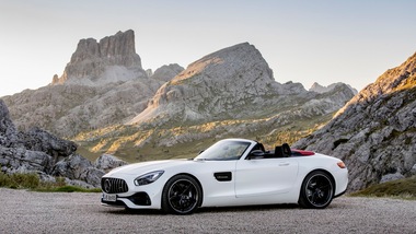 Mercedes AMG GT Raodster: foto