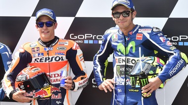 MotoGp, Marquez: «Lorenzo può vincere ancora, ma Rossi è più pericoloso»