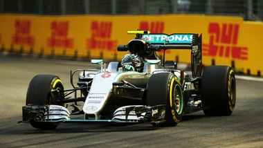 F1, Gp Singapore: Rosberg davanti a Raikkonen nelle seconde libere