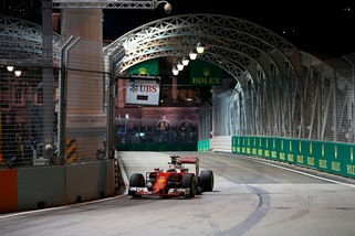 F1 Singapore, Vettel: «Difficile superare, concentrati su qualifica»