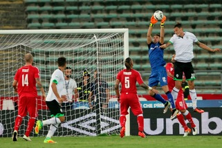 Serie B Bari batte Cesena 2-1: Maniero doppietta