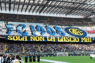 Inter-Juventus, l'abbraccio di San Siro ai nerazzurri