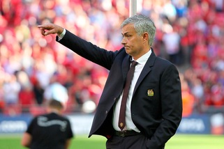 Mourinho contro l'arbitro: «Non posso correggere i suoi errori»