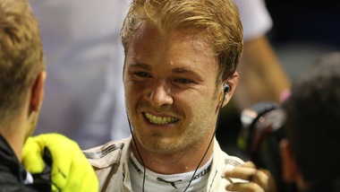 F1: trionfo Rosberg a Singapore, taglio in quota