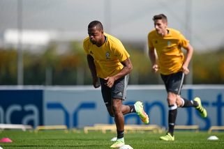 Juve, i convocati: ci sono Khedira ed Evra