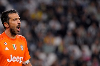 Juventus: Buffon, rientra l'allarme ginocchio