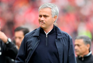 Mourinho: «Le critiche? Il mondo è pieno di Einstein»