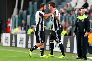 Juve, tentazione Allegri: «Higuain e Mandzukic insieme»