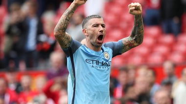 Calciomercato City: «Guardiola vuole il rinnovo di Kolarov»