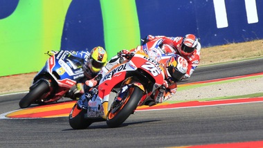 MotoGp, Aragon: Marquez va in pole, sesto Rossi