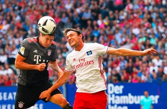 Bundesliga: il Bayern continua a vincere. Super Chicharito