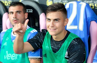 Juventus, la panchina non toglie il sorriso a Dybala