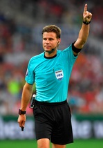 Champions, Brych arbitra Napoli-Benfica