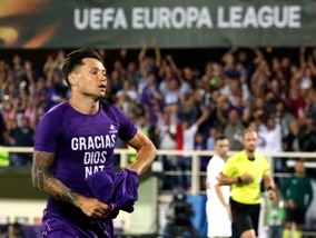Fiorentina-Qarabag 5-1: doppietta di Zarate e dedica alla moglie