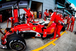 F1 Ferrari, Vettel: «Mercedes molto forti»