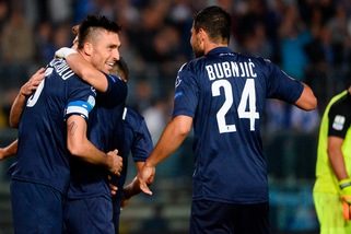 Serie B Bari-Brescia: prima Caracciolo, poi Brienza, termina 1-1