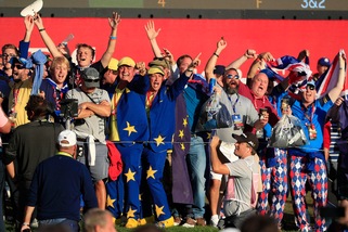 Ryder Cup, quando il golf imita il calcio
