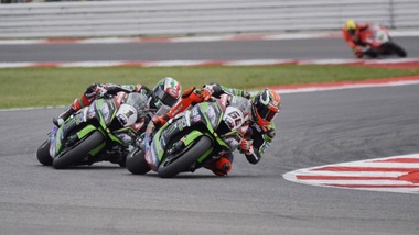 SBK, Magny Cours: Sykes-Rea nel Warm Up