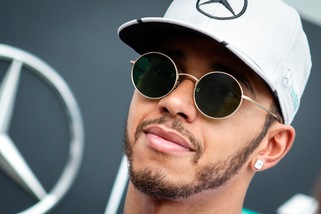 F1 Mercedes, Hamilton: «Contento per la pole»