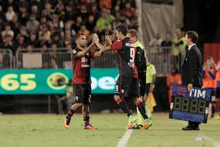 Cagliari-Crotone: padroni di casa avanti tutta