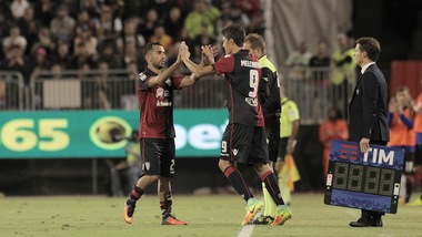 Cagliari-Crotone: padroni di casa avanti tutta