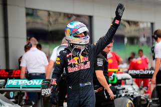 F1 Red Bull, Ricciardo: «Grandissima vittoria, grazie al team»