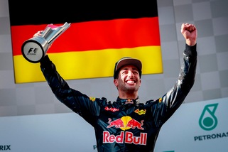 F1 Malesia: vittoria per Ricciardo, ritiro per Vettel e Hamilton