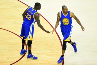 Basket, Nba: Golden State, riscatto a 1,75