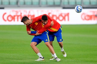 Spagna, Morata "lotta" con Diego Costa per una maglia