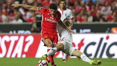 Calciomercato Benfica: «Mourinho sfida l'Arsenal per Guedes»