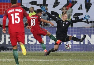 Isole Faroe-Portogallo 0-6: tris di André Silva