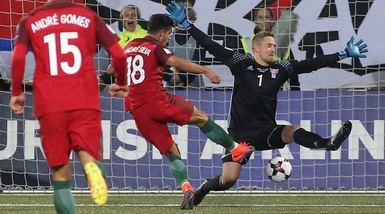 Isole Faroe-Portogallo 0-6: tris di André Silva