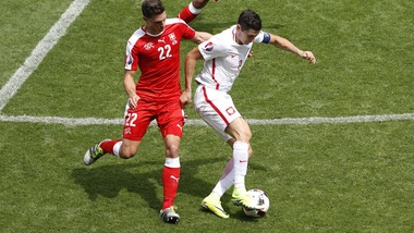 Calciomercato: «Schar è nel mirino del Barcellona»