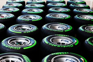 F1, Rosberg in pista con le gomme Pirelli 2017