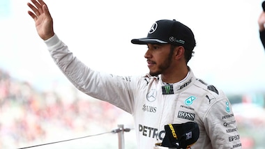 F1 Mercedes, Hamilton: «Guardo sempre avanti»