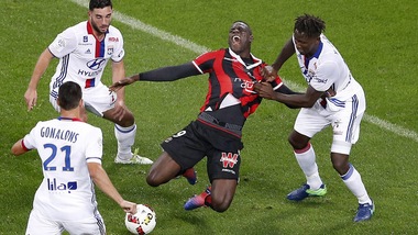 Nizza, 2-0 al Lione. Balotelli sbaglia un rigore