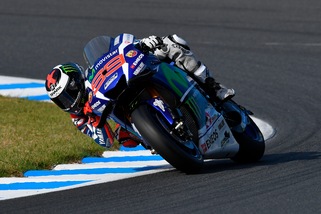 MotoGp Giappone, Lorenzo: «Che male la caduta, ma ora sto bene»