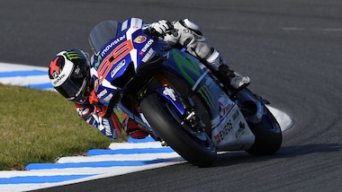 MotoGp Giappone, Lorenzo: «Che male la caduta, ma ora sto bene»