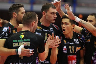 Perugia e Civitanova a punteggio pieno. Modena soffre a Ravenna