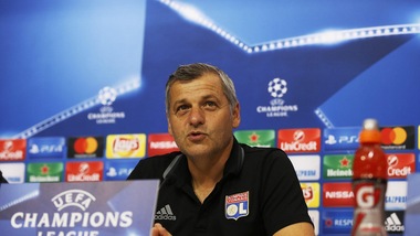 Lione, Genesio: «Tre punti contro la Juve per ritrovare la gioia»