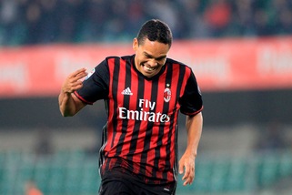 Milan, si rivede Bacca. Sugli spalti incasso record