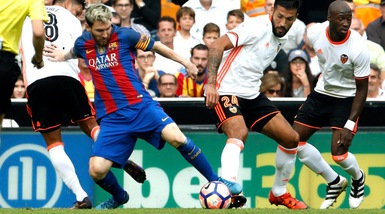 Liga: Valencia-Barcellona 2-3, le immagini del match