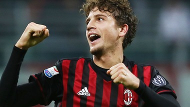 Rizzoli sbaglia, Locatelli no: il baby Milan stende la Juventus senza verve