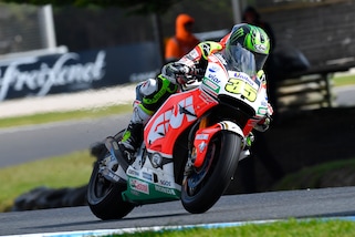 MotoGp: in Australia vince Crutchlow, Rossi super chiude secondo