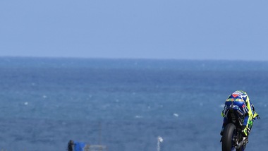 MotoGp, Rossi show: rimonta in Australia, è secondo!