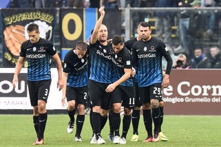 Risultati Serie A: Inter ko a Bergamo. Fiorentina show, Napoli bene in dieci a Crotone