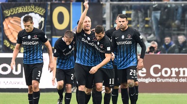 Risultati Serie A: Inter ko a Bergamo. Fiorentina show, Napoli bene in dieci a Crotone