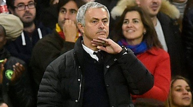 Il lunedì nero di Mourinho: umiliato e sbeffeggiato dai media inglesi