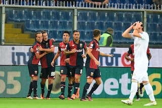 Serie A, Genoa-Milan 3-0: rossoneri ko in dieci, niente sorpasso alla Juventus